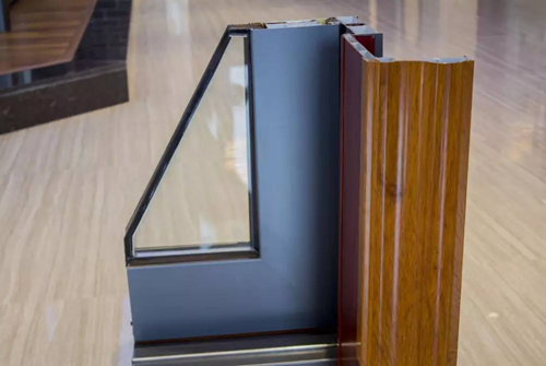 富軒門窗：匠心品質(zhì)，由我來制