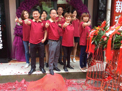 熱烈祝賀富軒門窗鷹潭專賣店迎開門紅，簽單絡(luò)繹不絕！