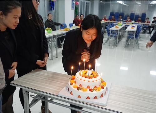 富軒門(mén)窗12月員工慶生會(huì)，溫暖快樂(lè)在心間！