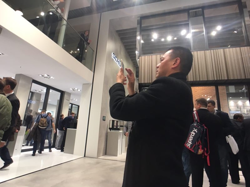 富軒門(mén)窗受邀出席CCTV《牛商論道》節(jié)目