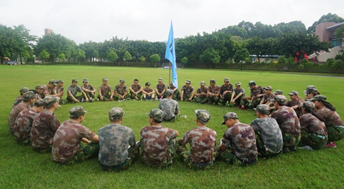 富軒門窗軍事化特訓(xùn)營