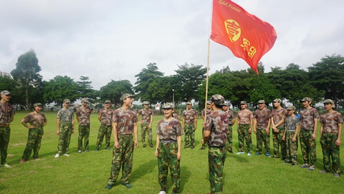 富軒門窗軍事化特訓(xùn)營