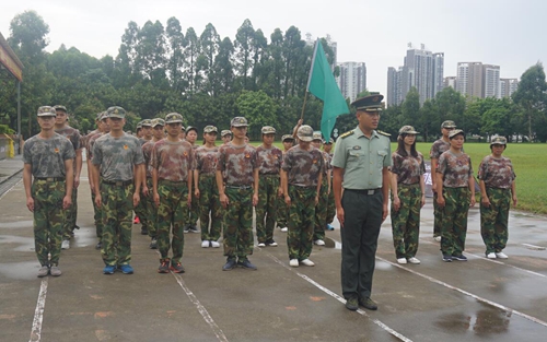 富軒門窗軍事化特訓(xùn)營