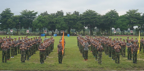 富軒門窗軍事化特訓(xùn)營