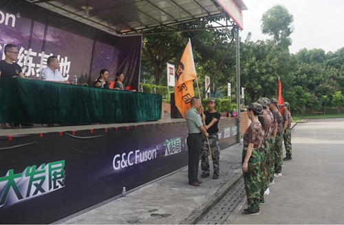 富軒門窗軍事化特訓(xùn)營