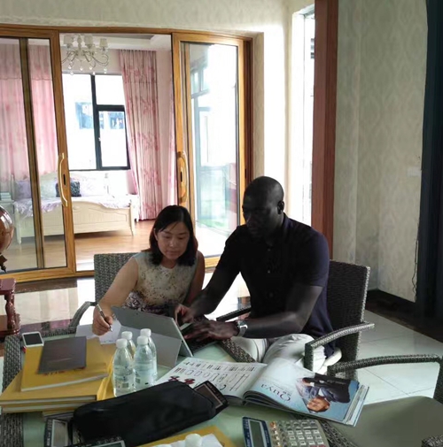 海外客戶頻繁來訪富軒門窗總部