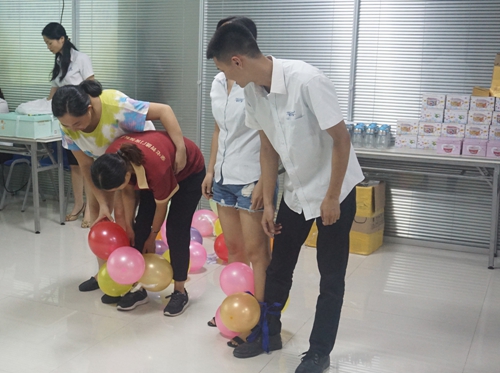 濃情金秋，溫暖你我——記富軒門窗秋季生日會!