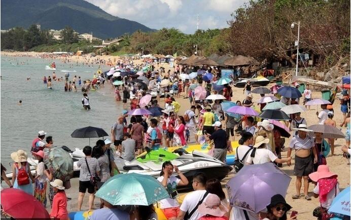 與其人山人海，不如靜看窗前花開花落！