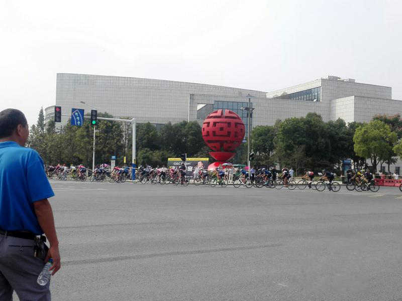 富軒門窗安福專賣店為鄱陽湖國際自行車大賽助威加油！