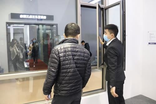 富軒門窗高定展圈粉無數(shù)，品味門窗高定之美