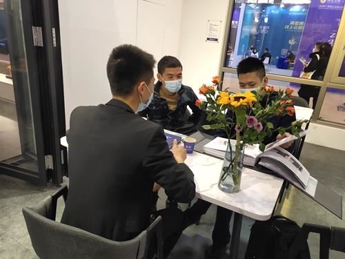 富軒門窗高定展圈粉無數(shù)，品味門窗高定之美