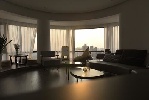 理想的家，簡(jiǎn)約舒適，擁有12米圓弧全景落地窗！