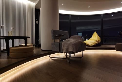 理想的家，簡(jiǎn)約舒適，擁有12米圓弧全景落地窗