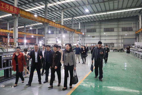 熱烈歡迎佛山市、南昌市領(lǐng)導(dǎo)代表團(tuán)來訪富軒全屋門窗總部！