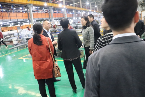 熱烈歡迎佛山市、南昌市領(lǐng)導(dǎo)代表團(tuán)來訪富軒全屋門窗總部！