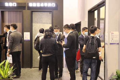 廣州定制家居展|富軒全屋門(mén)窗攜新品“炸”場(chǎng)，撩動(dòng)全場(chǎng)！
