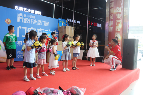 富軒大商，戰(zhàn)無(wú)不勝|(zhì)冠軍品質(zhì)中國(guó)行湘贛聯(lián)動(dòng)明星簽售會(huì)引爆終端