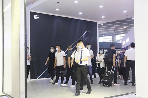 聚焦建博會|富軒全屋門窗新品耀目綻放，展現(xiàn)硬核擔(dān)當(dāng)！