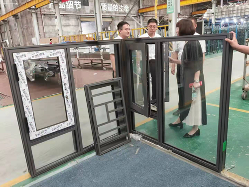 熱烈歡迎山東華建鋁業(yè)集團(tuán)到富軒總部探訪交流！