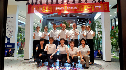 富軒全屋門窗南寧專賣店新品上市暨總裁簽售會圓滿成功！
