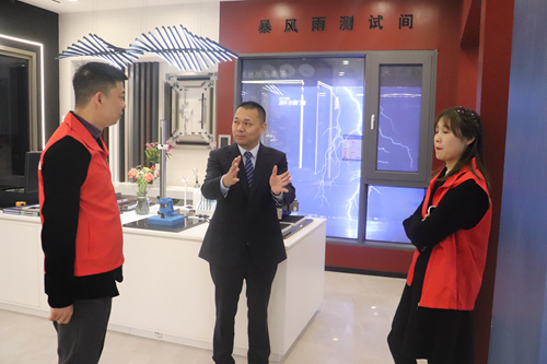 富軒宜昌店|總裁親臨，廣告“霸屏”居然之家，一觸即發(fā)！