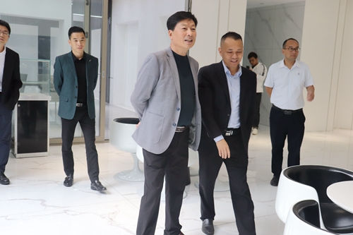 行業(yè)交流|南京移門協(xié)會會長走訪富軒全屋門窗