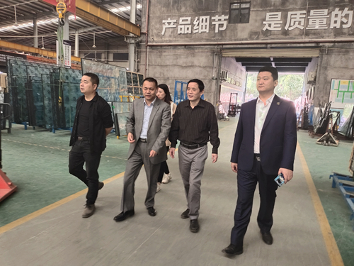 名師到訪富軒全屋門窗，探討行業(yè)態(tài)勢(shì)！
