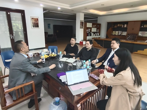 名師到訪富軒全屋門窗，探討行業(yè)態(tài)勢(shì)！