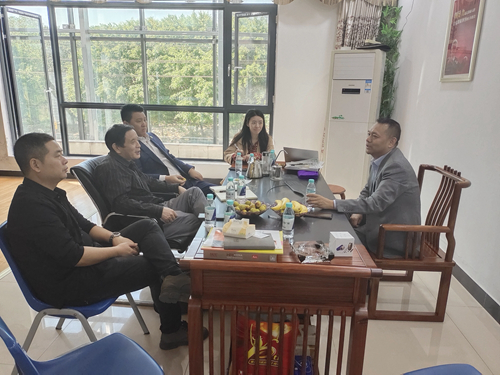 名師到訪富軒全屋門窗，探討行業(yè)態(tài)勢(shì)！