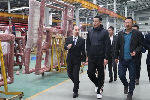 惠戰(zhàn)壓軸|奧運冠軍做客富軒總部直播廳，狂撒錦鯉大禮！