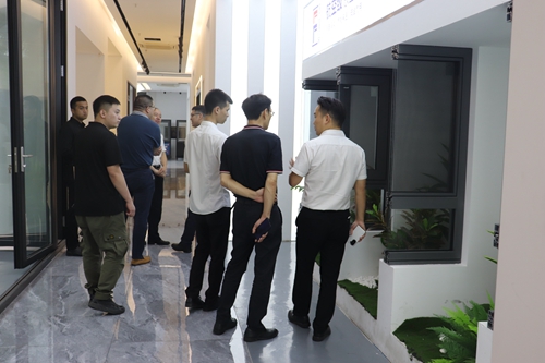 熱烈歡迎博皇家居集團(tuán)探訪富軒全屋門窗！