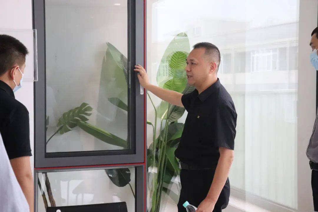 熱烈歡迎碧桂園領(lǐng)導(dǎo)蒞臨富軒全屋門窗探訪指導(dǎo)