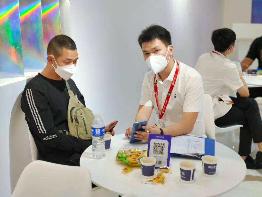 富軒全屋門(mén)窗上海建博會(huì)DAY2熱力持續(xù)吹響財(cái)富集結(jié)號(hào) 