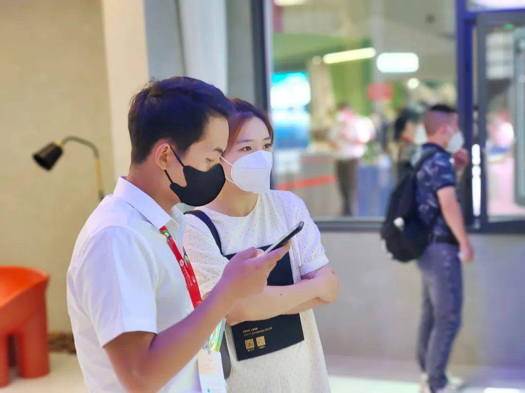 富軒全屋門(mén)窗上海建博會(huì)DAY2熱力持續(xù)吹響財(cái)富集結(jié)號(hào) 