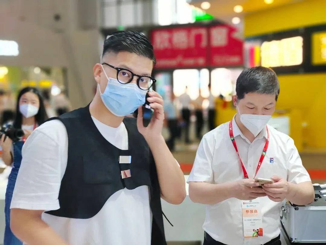 富軒全屋門(mén)窗上海建博會(huì)DAY2熱力持續(xù)吹響財(cái)富集結(jié)號(hào) 