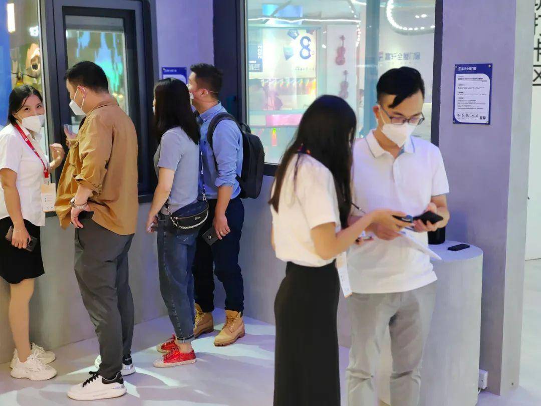 富軒全屋門(mén)窗上海建博會(huì)DAY2熱力持續(xù)吹響財(cái)富集結(jié)號(hào) 