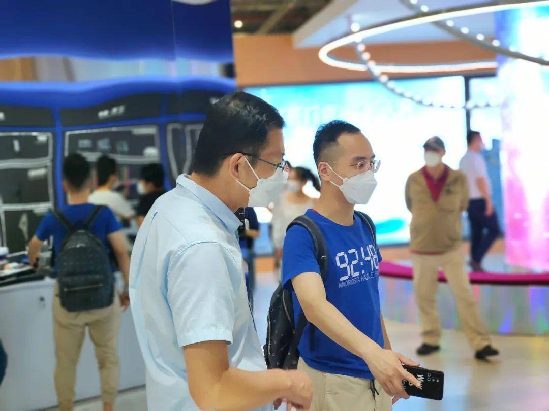 富軒全屋門(mén)窗上海建博會(huì)DAY2熱力持續(xù)吹響財(cái)富集結(jié)號(hào) 