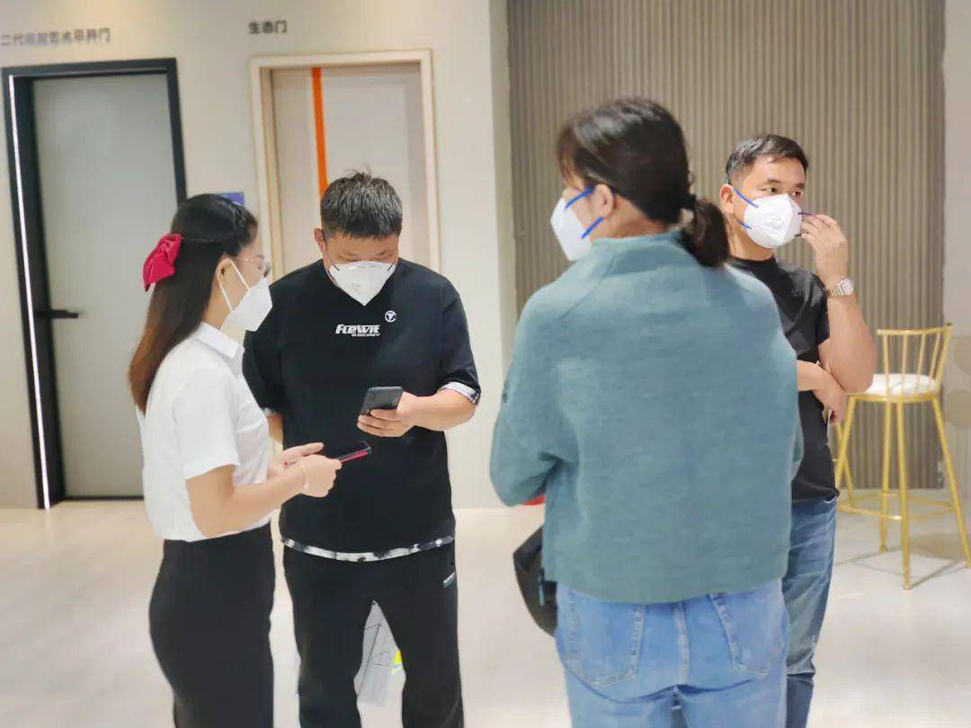 富軒全屋門(mén)窗上海建博會(huì)DAY2熱力持續(xù)吹響財(cái)富集結(jié)號(hào) 