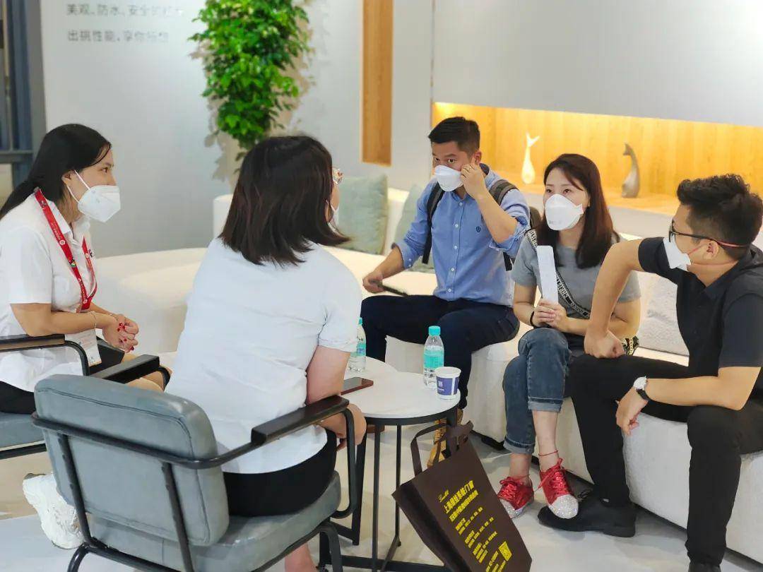 富軒全屋門(mén)窗上海建博會(huì)DAY2熱力持續(xù)吹響財(cái)富集結(jié)號(hào) 