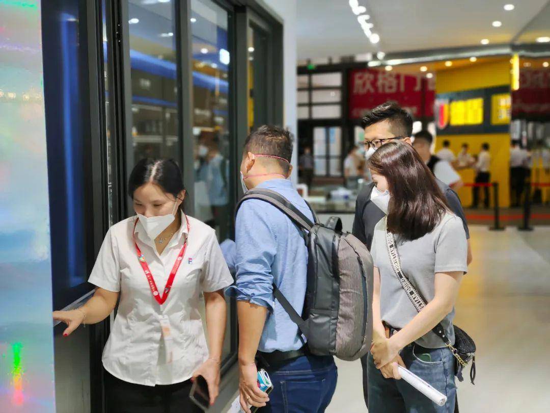 富軒全屋門(mén)窗上海建博會(huì)DAY2熱力持續(xù)吹響財(cái)富集結(jié)號(hào) 