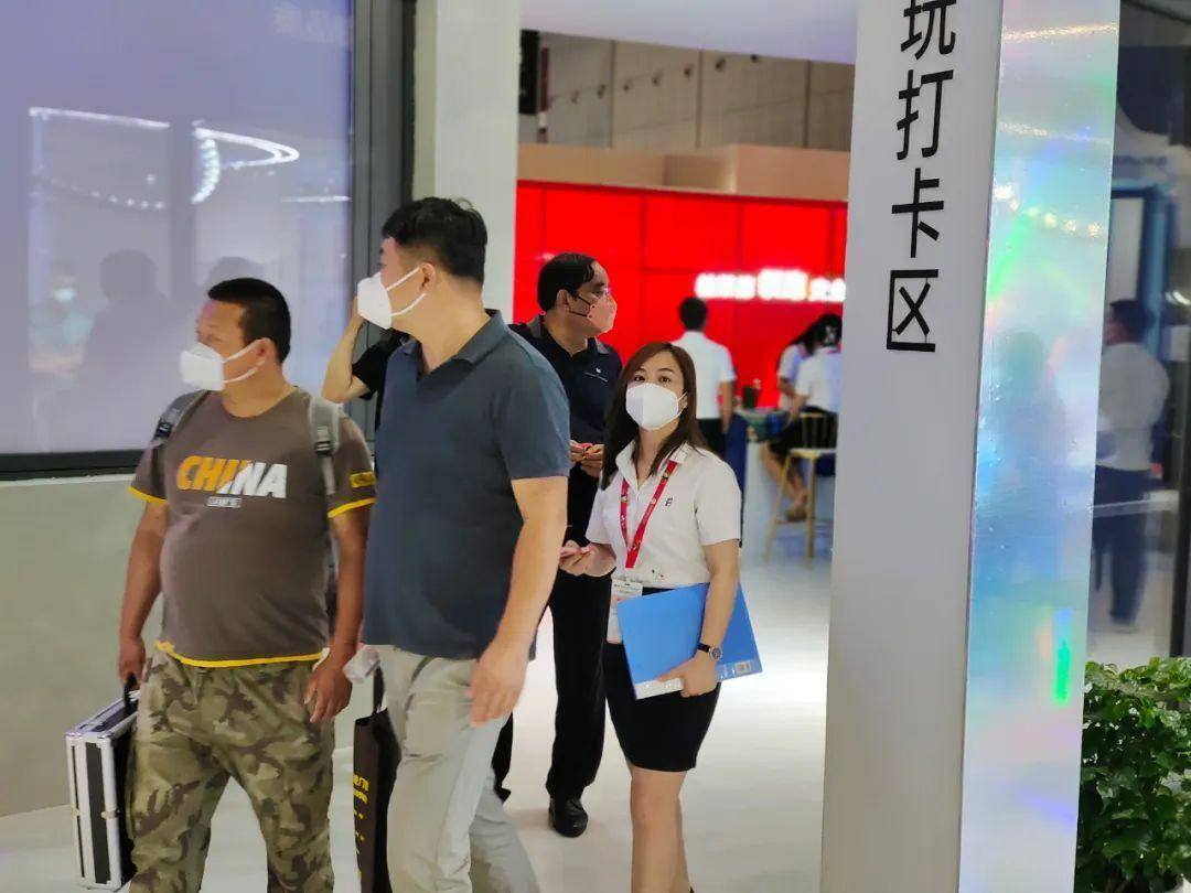 富軒全屋門(mén)窗上海建博會(huì)DAY2熱力持續(xù)吹響財(cái)富集結(jié)號(hào) 