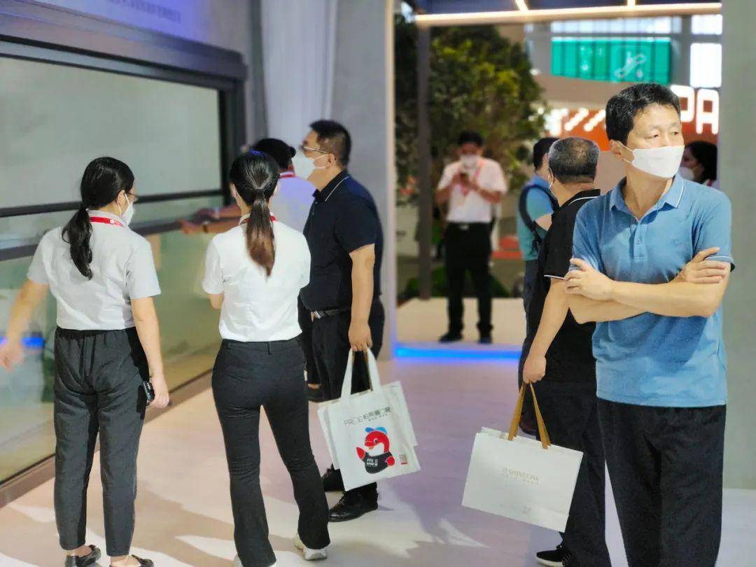 富軒全屋門窗上海建博會(huì)DAY3展廳圈粉無數(shù) 