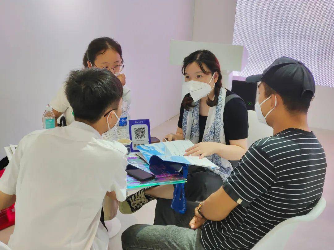 富軒全屋門窗上海建博會(huì)DAY3展廳圈粉無數(shù) 