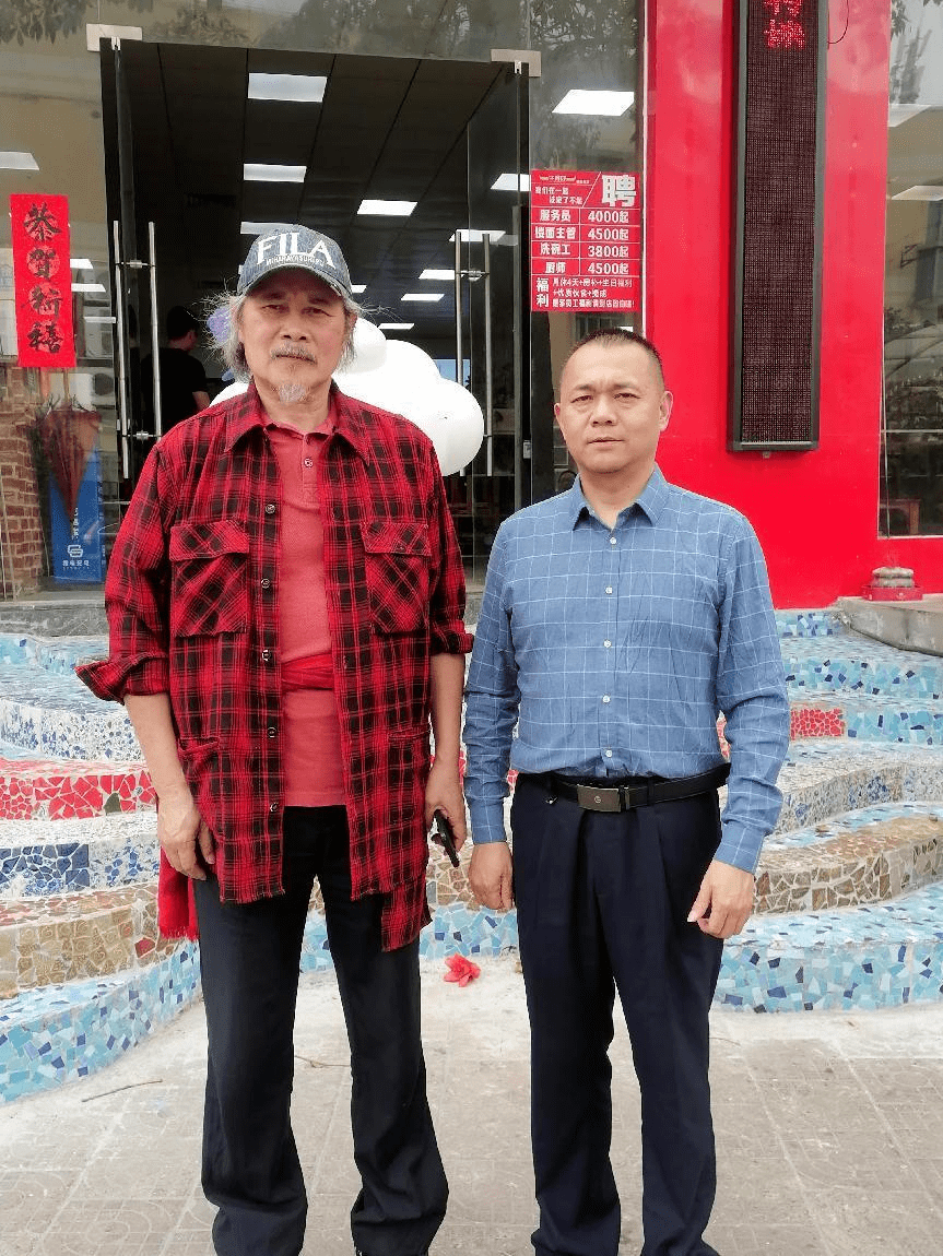 門窗工匠大師、富軒全屋門窗董事長李昌安攜集團(tuán)高層探訪余工